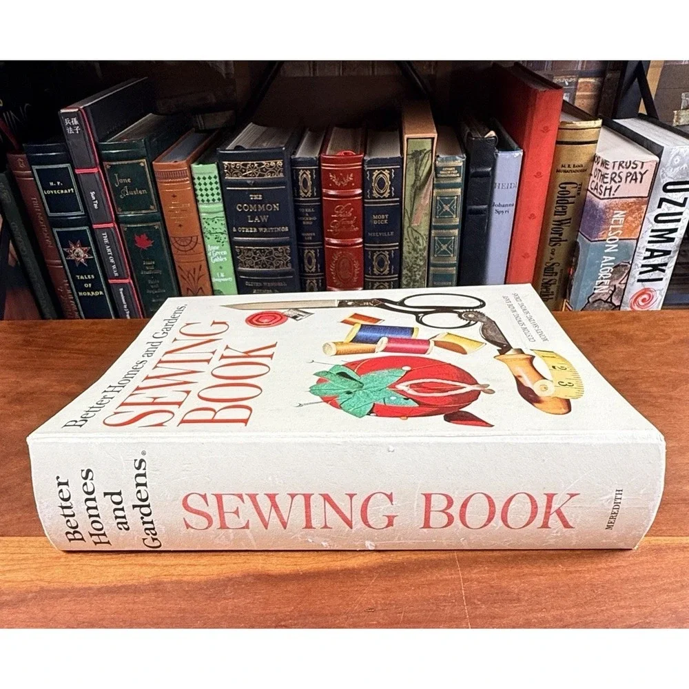 Vintage Better Homes And Gardens Sewing Book 1970 5 Ring Binder complete
